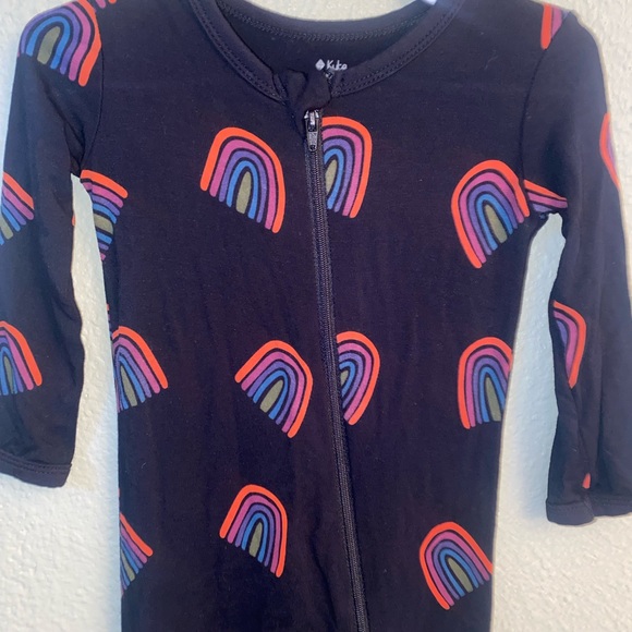 🖤🌈Kyte Clementine Rainbow Romper🌈🖤 - Picture 3 of 5